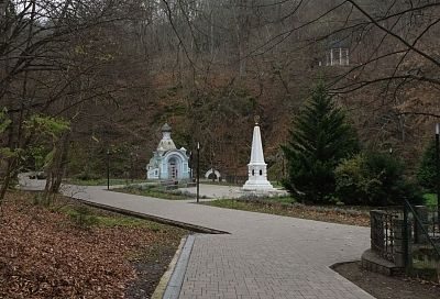 Девочки-подростки в Горячем Ключе сорвались со скалы, пытаясь сделать фото