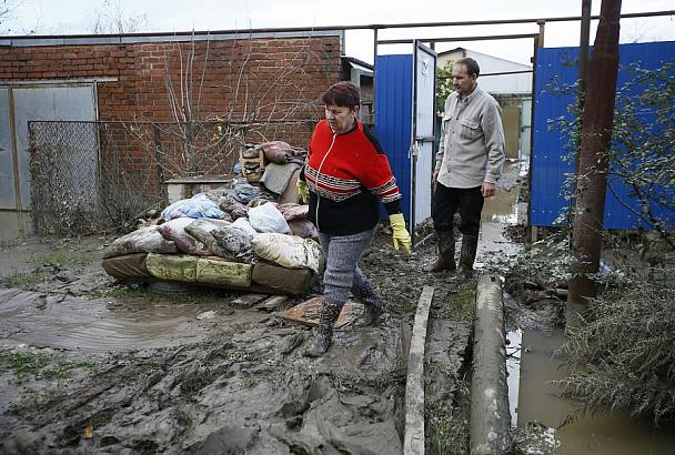 В гостиницах Краснодарского края размещены более 4 тысяч пострадавших из районов подтопления и пассажиров поездов  