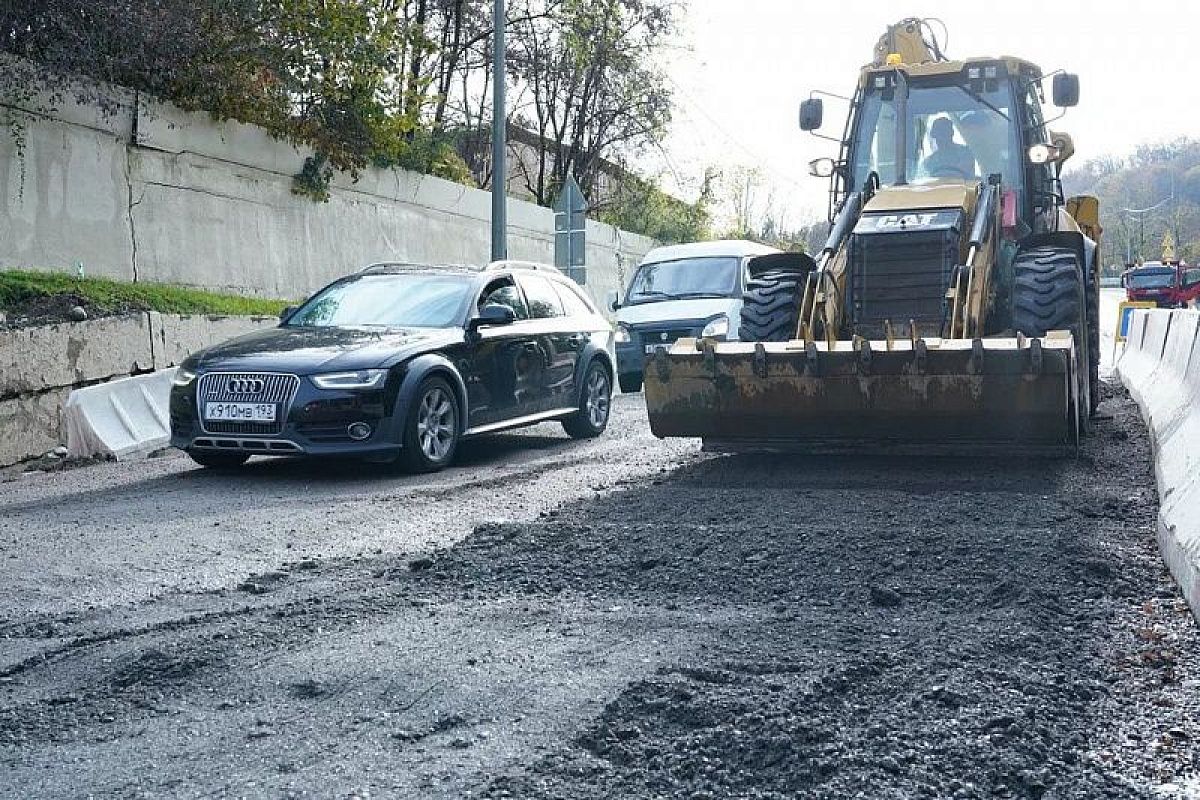 Поврежденную оползнем федеральную трассу в районе Мамайского перевала в Сочи восстановили