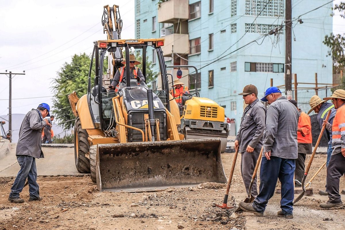 В Ростове образовался провал в дороге