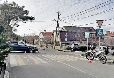 В Геленджике 17-летний мотоциклист получил травмы при столкновении с автомобилем «Тойота Камри»