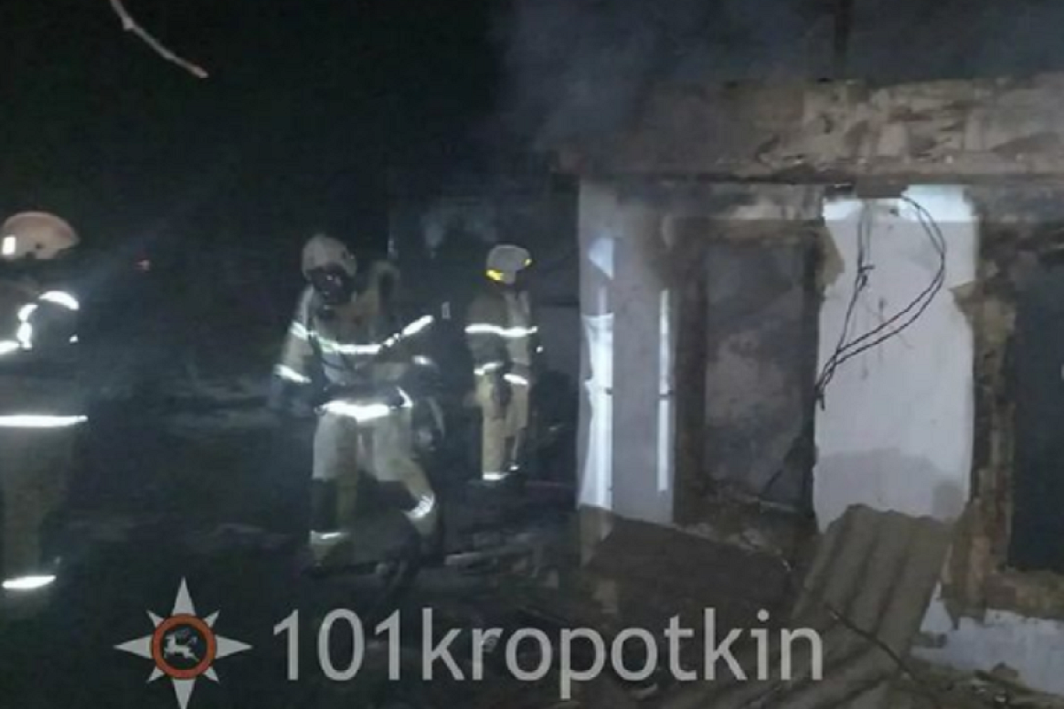 Тело погибшего мужчины обнаружили при пожаре в станице Кавказской