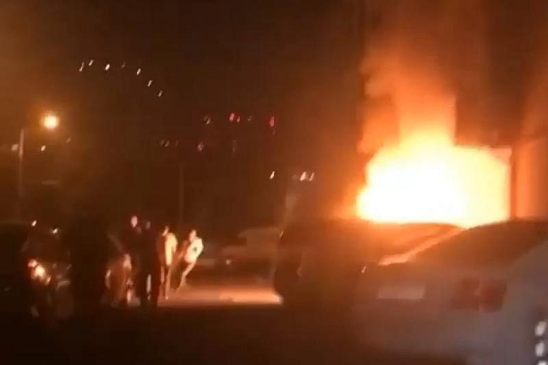 Ночью в Краснодаре загорелся автомобиль