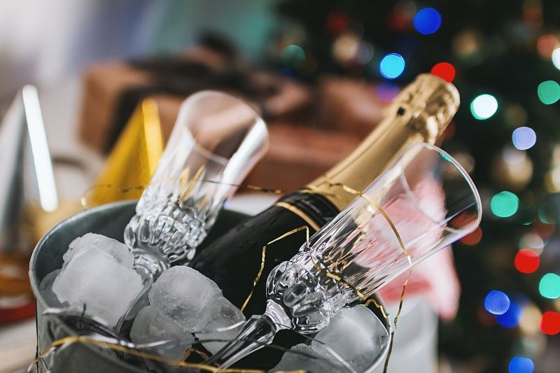 Правила продажи игристого вина в Новый год хотят поменять