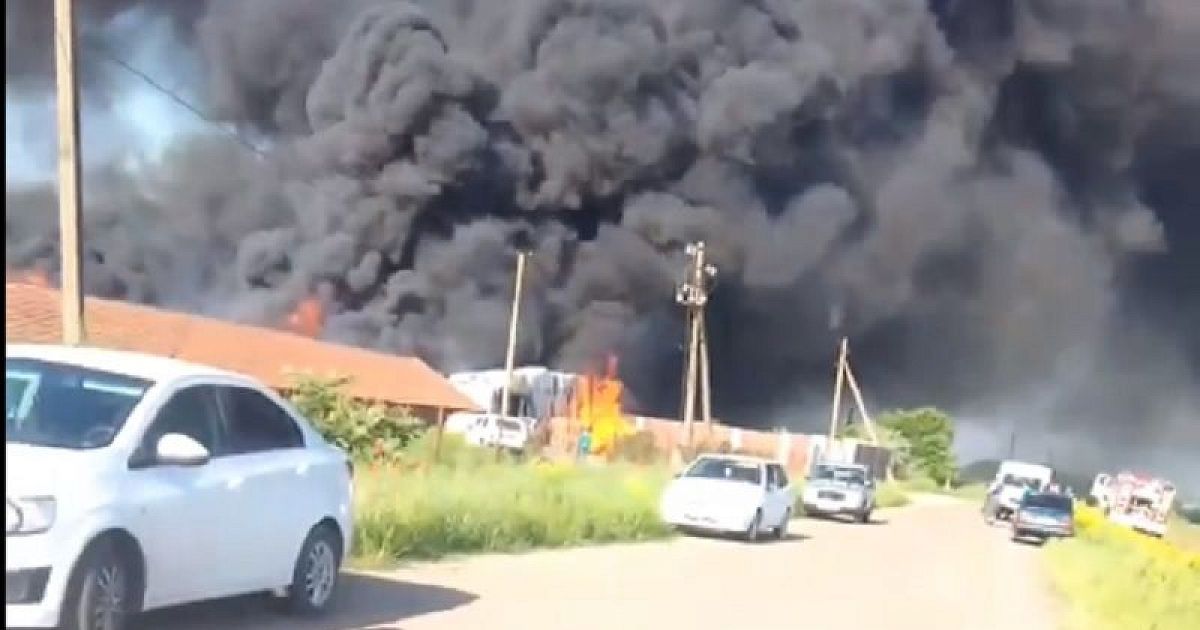 Пожары в краснодарском крае свежие данные. Пожар в Старотитаровской.