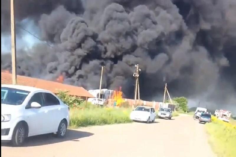 В Краснодарском крае произошел крупный пожар на складе