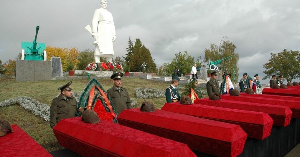 Крымск 3 дня. Сопка героев Крымский район. Мемориальный комплекс сопка героев Крымск. Мемориал сопка героев в Крымске. Крымск сопка героев памятники.