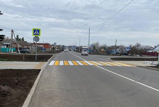 По поручению губернатора Кубани в Брюховецкой и Курганинске отремонтировали дороги