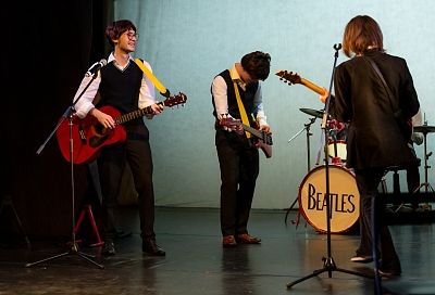 Пели вживую: премьера спектакля «The Beatles: путь на вершину» состоялась в Краснодаре