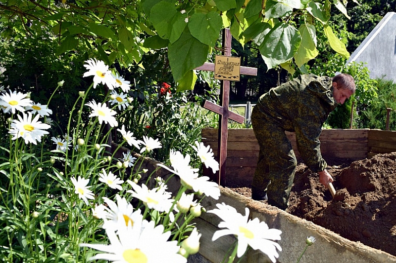 В урочище Поднависла в День памяти и скорби захоронили останки 12 неизвестных солдат