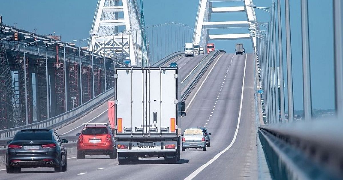 Крымский мост открыт для автомобилей. Крымский мост 2021. Движение по Крымскому мосту на 6 мая 2023. Крымский мост движение.
