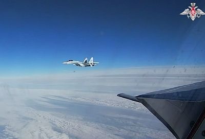 Бомбардировщики Ту-22М3 выполнили полет над Черным морем