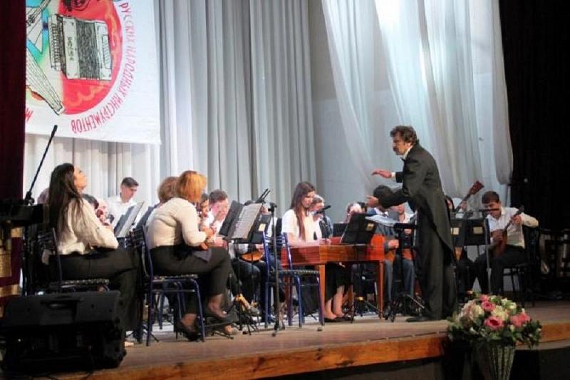 В Анапе открылся фестиваль «Поющие струны России»