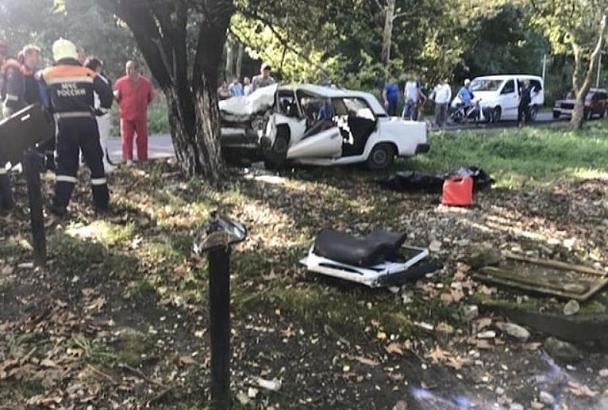 20-летний водитель ВАЗ-2107 погиб в жестком ДТП в Краснодарском крае