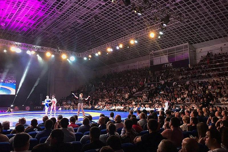 В Краснодаре проходит первый фестиваль борьбы «Кубок чемпионов»