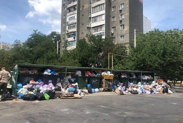 «Так продолжаться не будет!». Мэра Новороссийска ужаснула ситуация с вывозом мусора в городе
