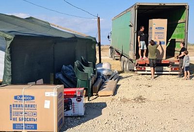Волонтеры из Краснодарского края обустроили в Крыму палаточный лагерь для эвакуированных с Украины