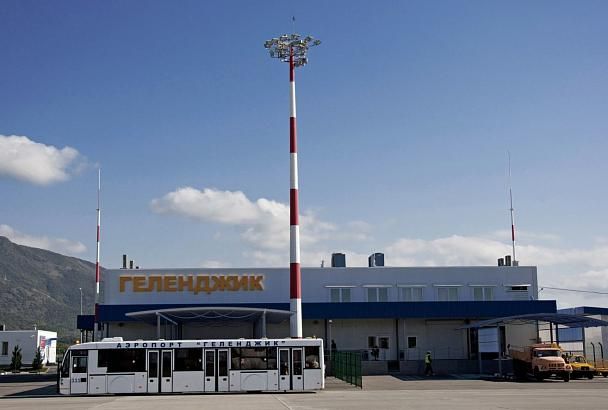 В аэропорту Геленджика за дебош в самолете задержан житель Челябинска