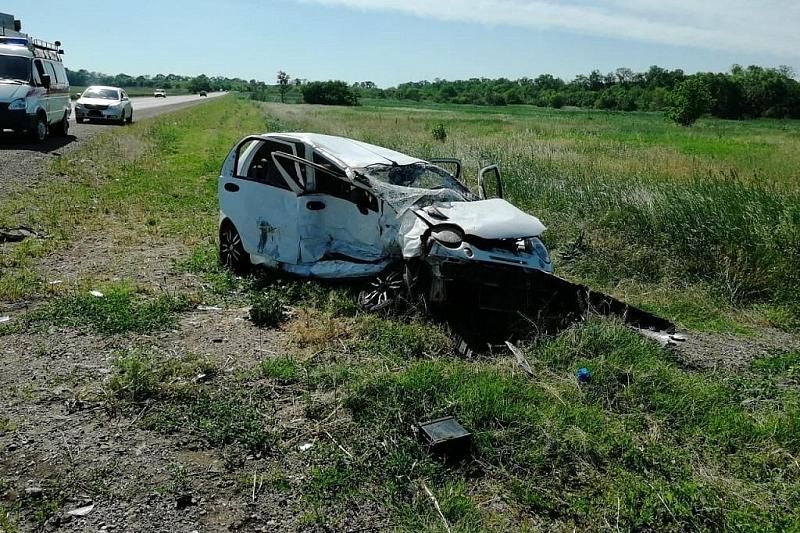 В Краснодарском крае женщина за рулем «Дэу Матиз» устроила аварию с 3 пострадавшими