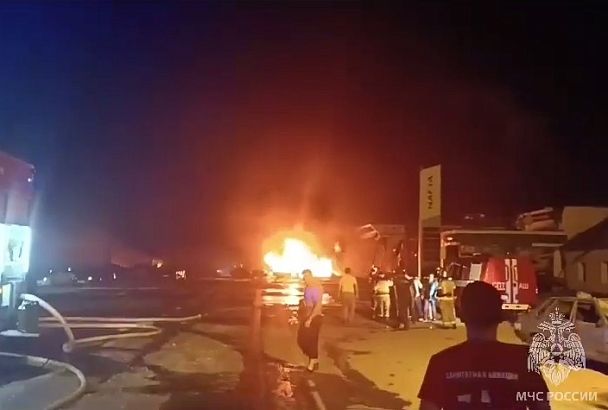 В Махачкале взорвалась автозаправка. Пять человек погибли, 20 пострадали