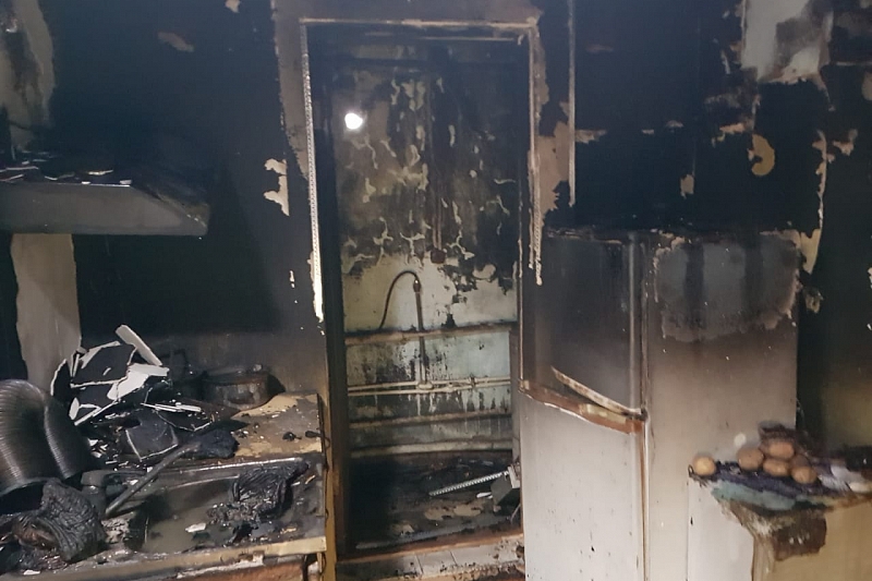 В Анапе при пожаре в частном доме два человека погибли, еще двое пострадали 