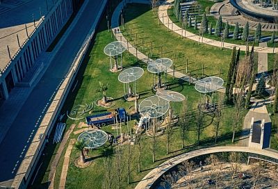 В парке «Краснодар» убирают защитные купола с экзотических деревьев 
