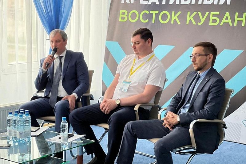 Перспективы развития легкой промышленности в регионе обсудили в Новокубанске