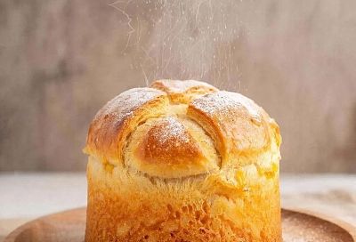 Медовый кулич на Пасху. Кладу не сахар, а мед и щепотку шафрана -  кулич получается золотистым и ароматным