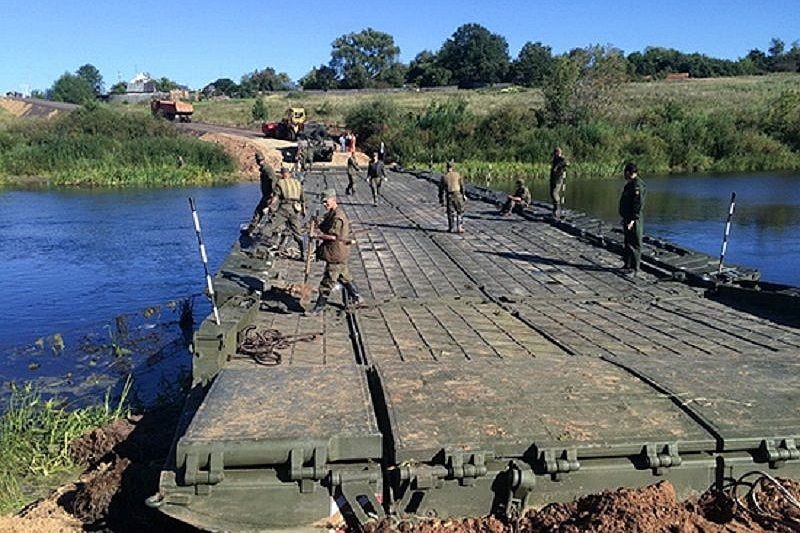 В Краснодарском крае железнодорожные войска получили на вооружение новейшие самоходные понтоны