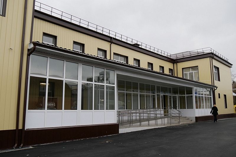 В Кореновском районе завершили капитальный ремонт участковой больницы