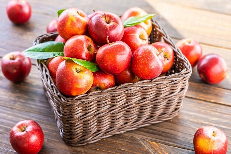 Врач Залетова объяснила необходимость употребления одного-двух яблок в день