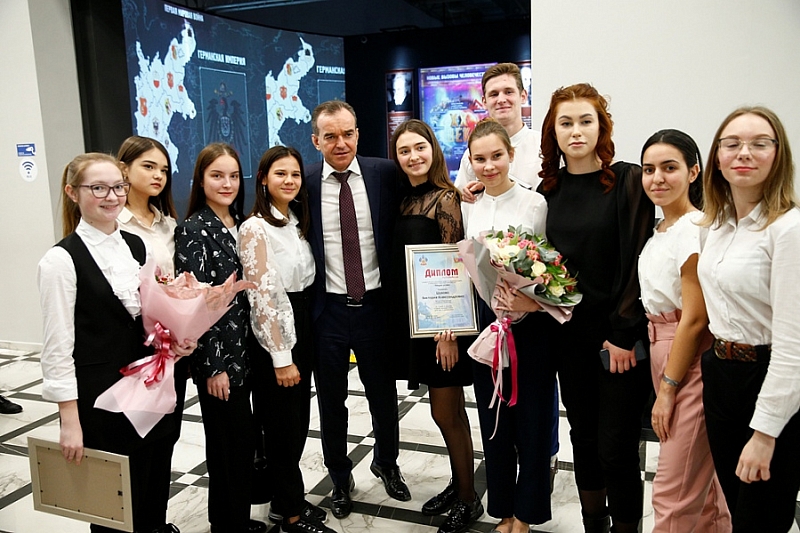Губернатор Кубани Вениамин Кондратьев встретился с победителями краевых конкурсов юных журналистов