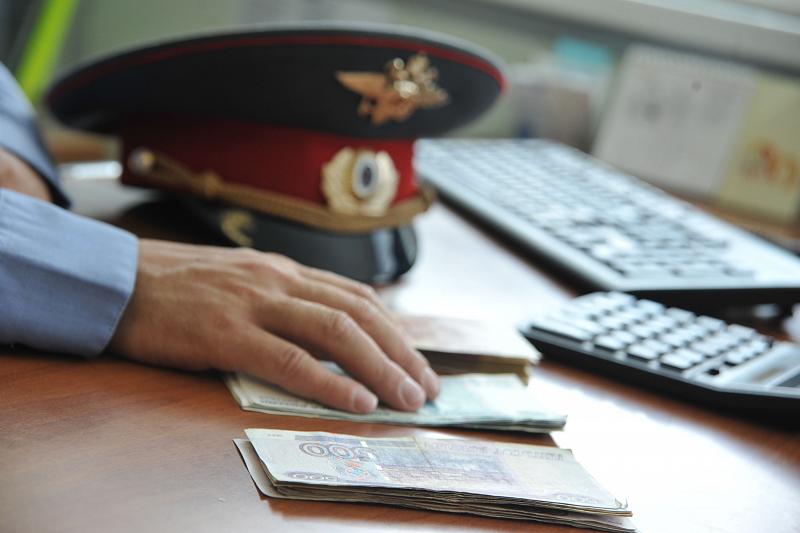 В Краснодарском крае замначальника и следователя полиции осудили за взятку в 1,2 млн рублей