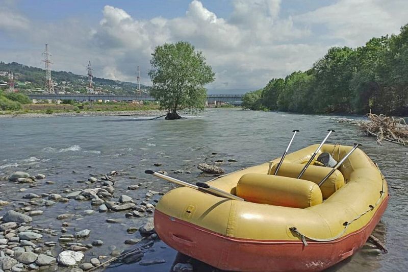 Тело пропавшего в устье реки в Сочи мужчины нашли в Черном море