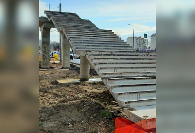 В Анапе строят первый в городе надземный пешеходный переход