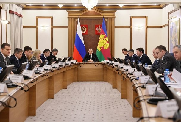 В январе жителей Краснодарского края больше всего волновало состояние дорог, темы ЖКХ и благоустройства