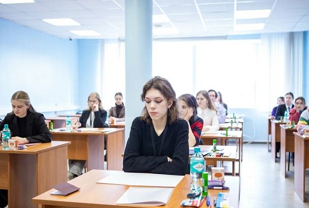 Две школьницы из Краснодарского края стали призерами всероссийской олимпиады по искусству