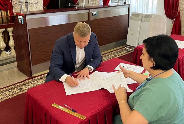 Вице-губернатор Кубани Игорь Чагаев проголосовал за кандидатов в депутаты ЗСК