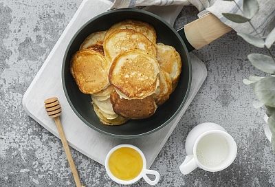 Делаю оладьи на кефире так - и всегда получаются нежные, как облако
