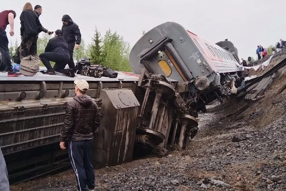 Тело второго погибшего обнаружено на месте схода поезда Воркута-Новороссийск в Коми