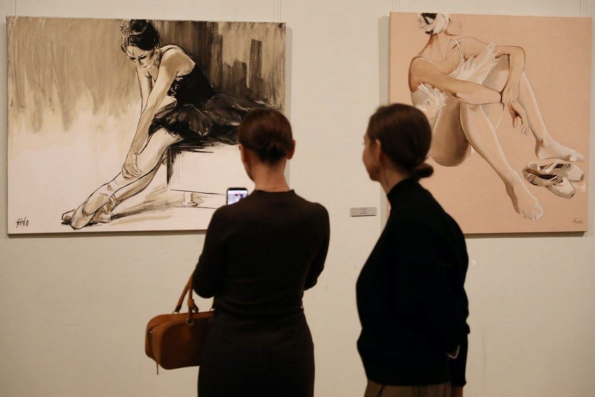 В Краснодаре в музее им. Коваленко открылась выставка Наталии Бутко «За кулисами»