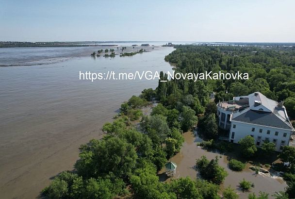Режим ЧС ввели в Новой Каховке из-за прорыва ГЭС