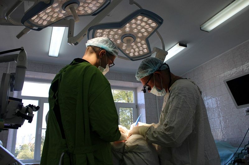 Краснодарские онкологи удалили из полости рта пациента опухоль размером с куриное яйцо 