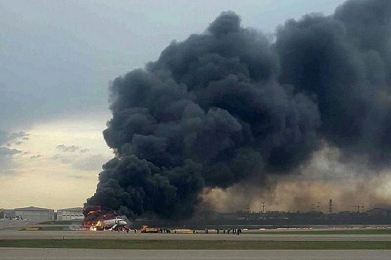 В Росавиации рассказали о действиях капитана самолета Superjet, сгоревшего в Шереметьево 