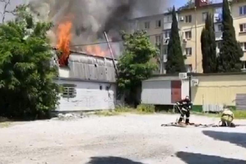 В Краснодарском крае сгорели частный дом и два ларька