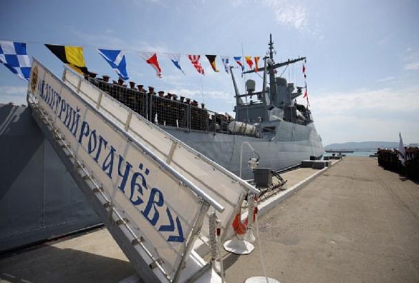 В Новороссийске в состав Черноморского флота принят патрульный корабль «Дмитрий Рогачёв» 