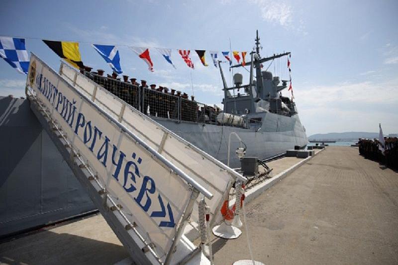 В Новороссийске в состав Черноморского флота принят патрульный корабль «Дмитрий Рогачёв» 