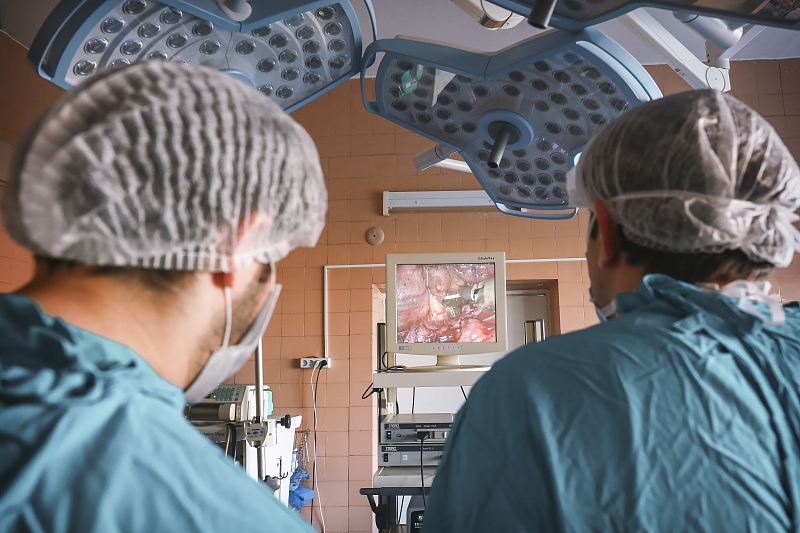 В Краснодаре женщине удалили опухоль щитовидной железы по новой технологии
