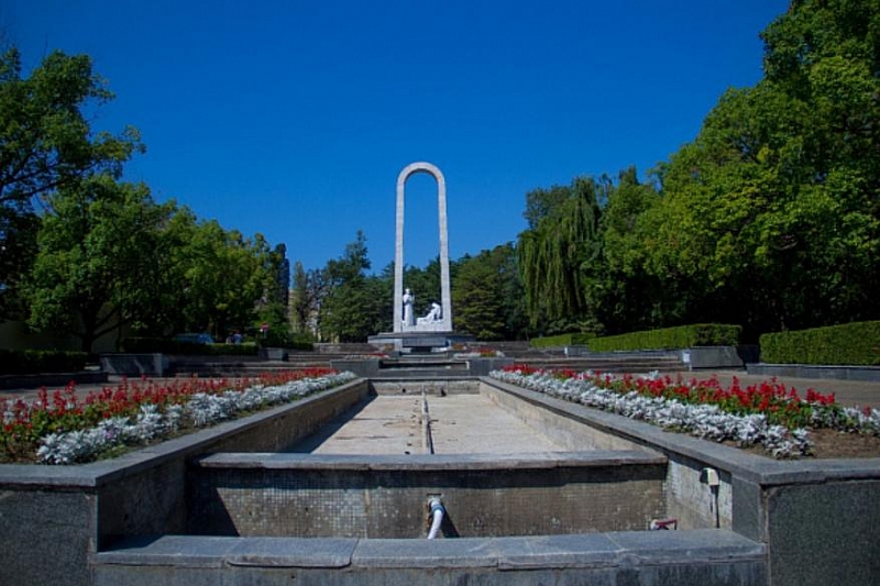 В Сочи обновят фонтан у памятника «Подвиг во имя жизни»