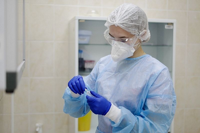 Максимум за пандемию: в Краснодарском крае впервые за сутки зарегистрировали более 1000 заболевших COVID-19